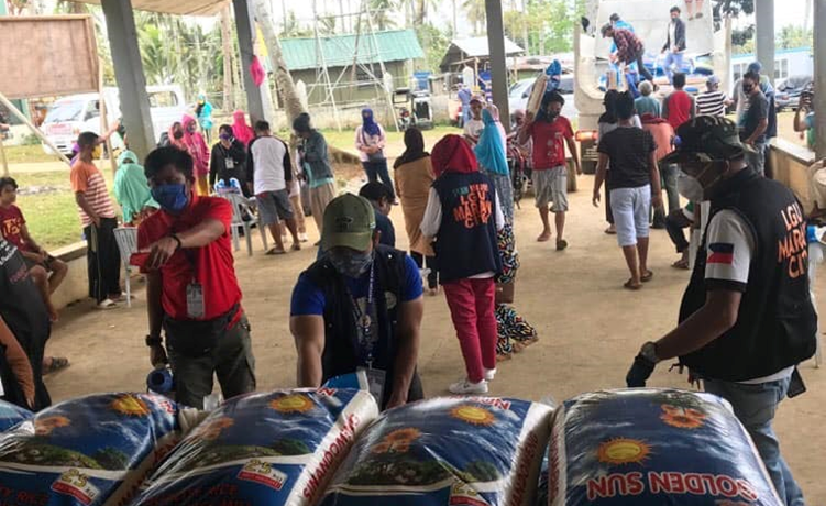 Marawi LGU distributes relief assistance to city residents